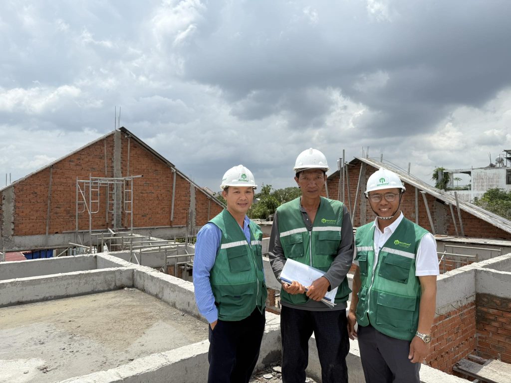 Kiến trúc sư và Thợ thi công công trình